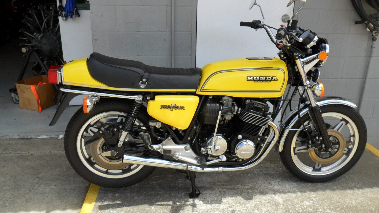 Honda cb750 f2