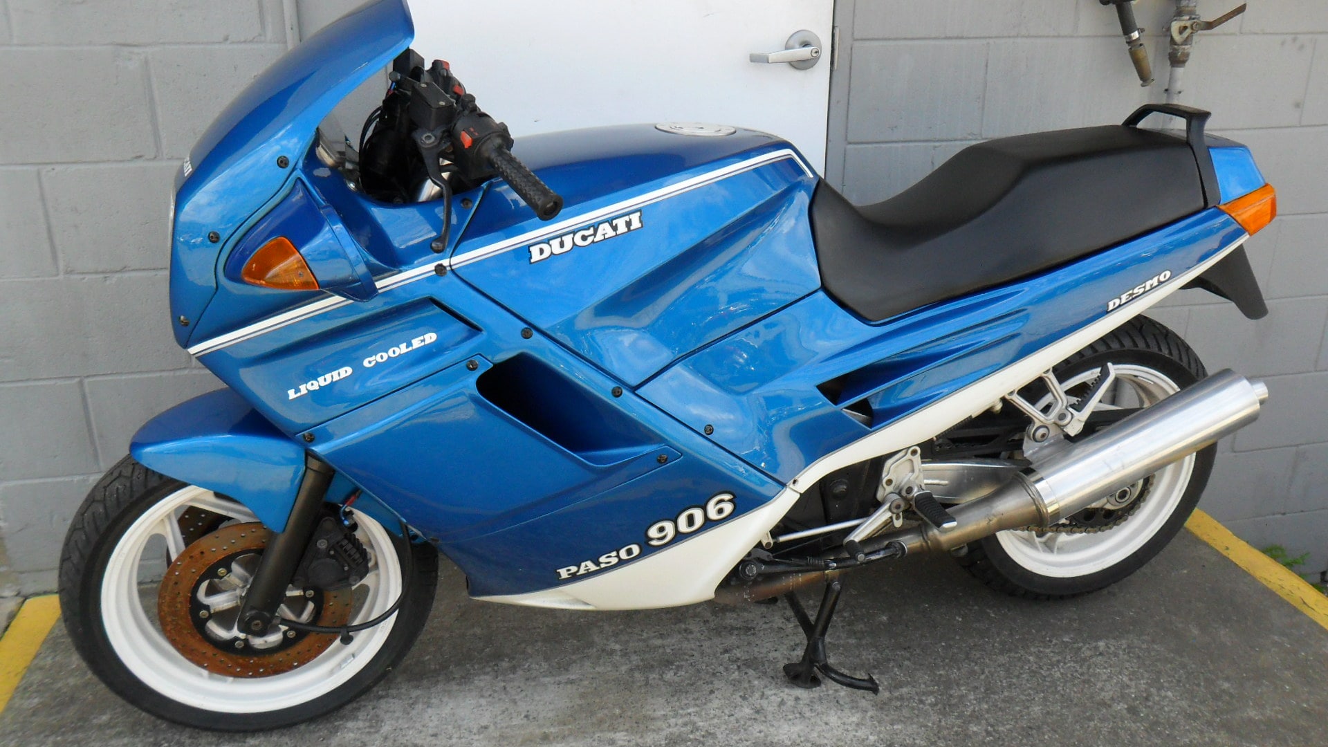 DUCATI Paso 906, excellent cosmetic condition, runs well PRICE LOWERED