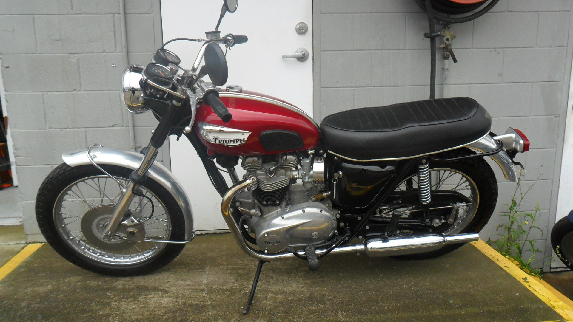 triumph bonneville t120 oil capacity