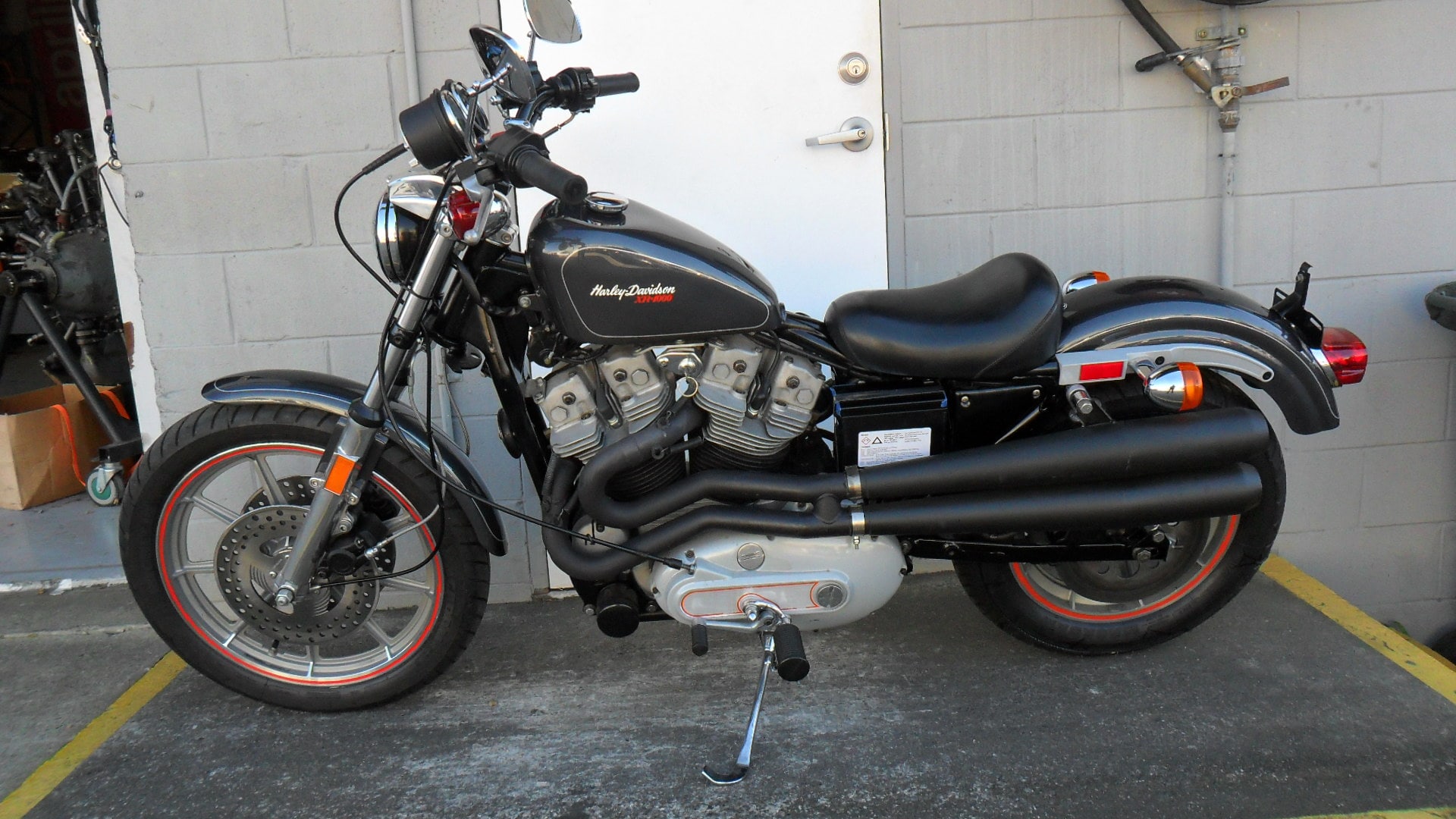 HARLEY DAVIDSON XR1000 rare factory cafe racer, sports bike Classic