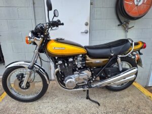 KAWASAKI Z1, 900 1973 Excellent  correct numbers rare yellow / green