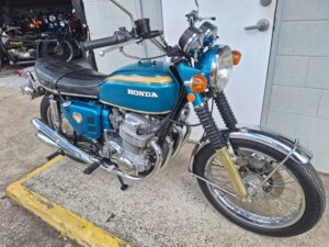 HONDA CB750 K0, immaculate, low number ( not sand cast but close )