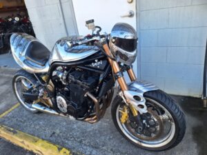 SUZUKI Bandit 1200 custom display, stunt bike runs well