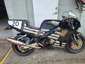 Yamaha YZF750R 1995. Norton rotary racer replica